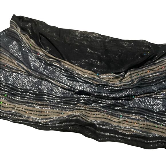 Elegant Striped Scarf - Picture 2 of 2